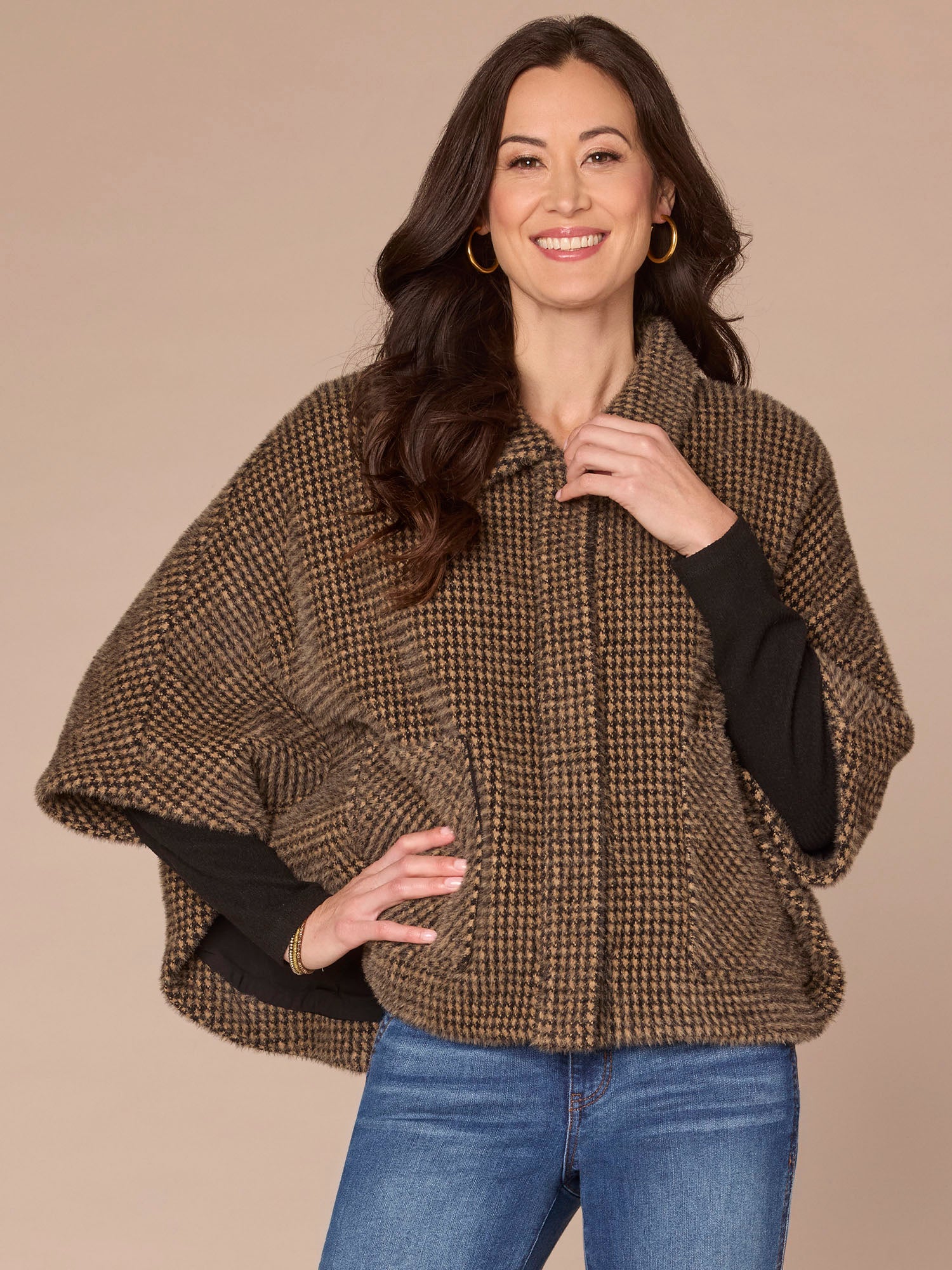 Wide Collar Snap Front Patch Pocket Woven Capelet